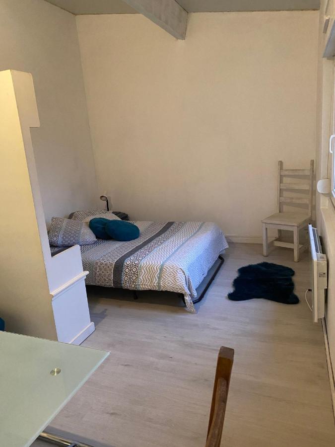 Adorable Gesthouse Avec Parking Gratuit Sur Place. Apartment Le Chene Exterior photo